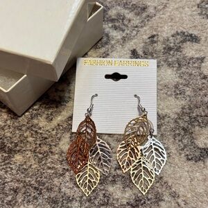 NWT EARRINGS
